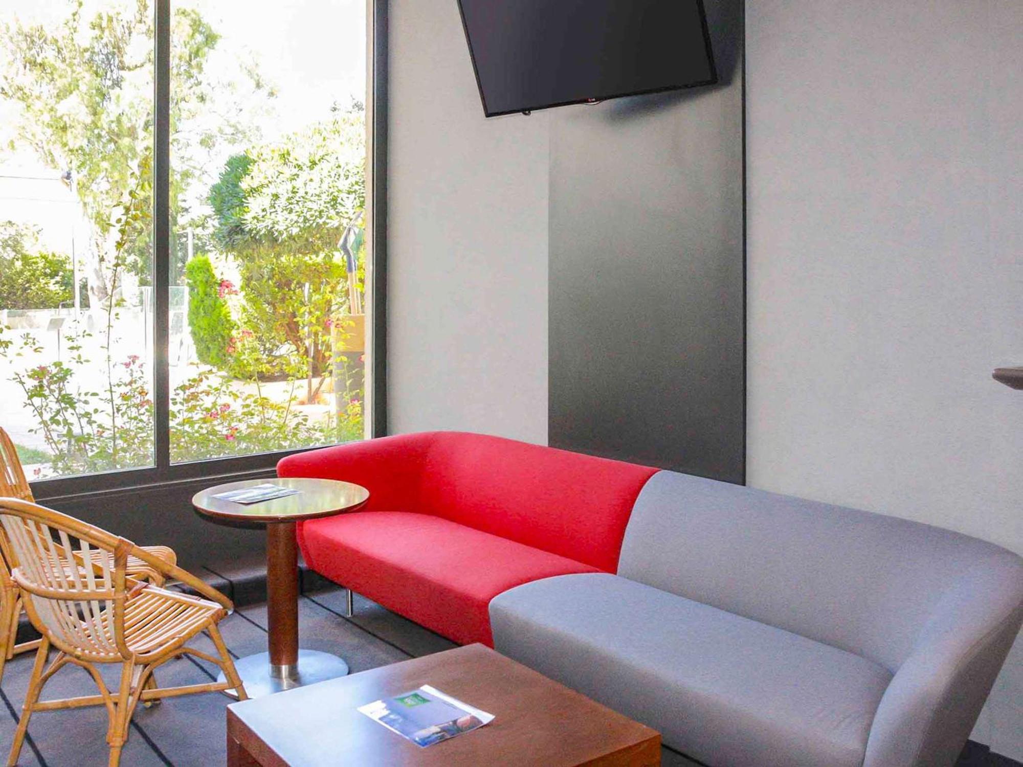 Ibis Styles Toulon La Seyne Sur Mer Exterior foto